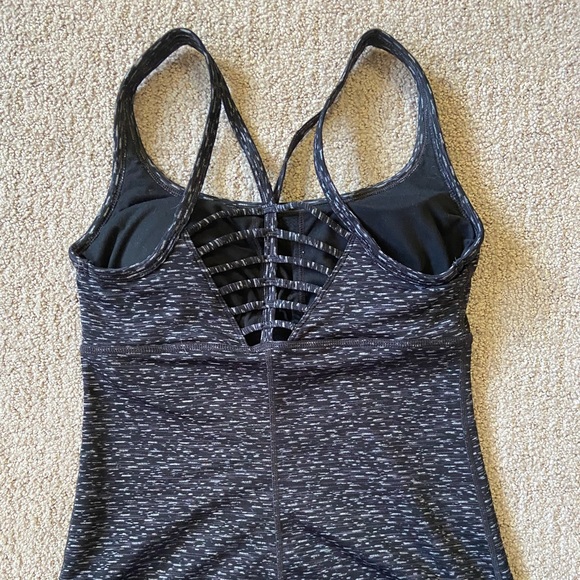 Prana Athletic top with built in bra - Picture 4 of 4